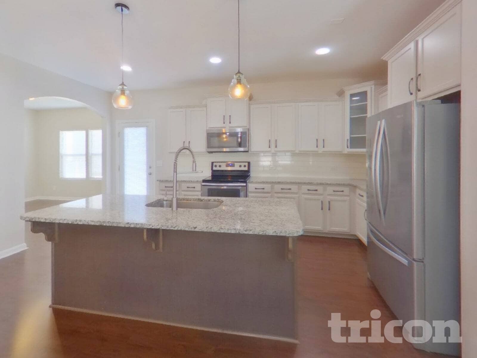 Building Photo - 809 Valley Creek Dr