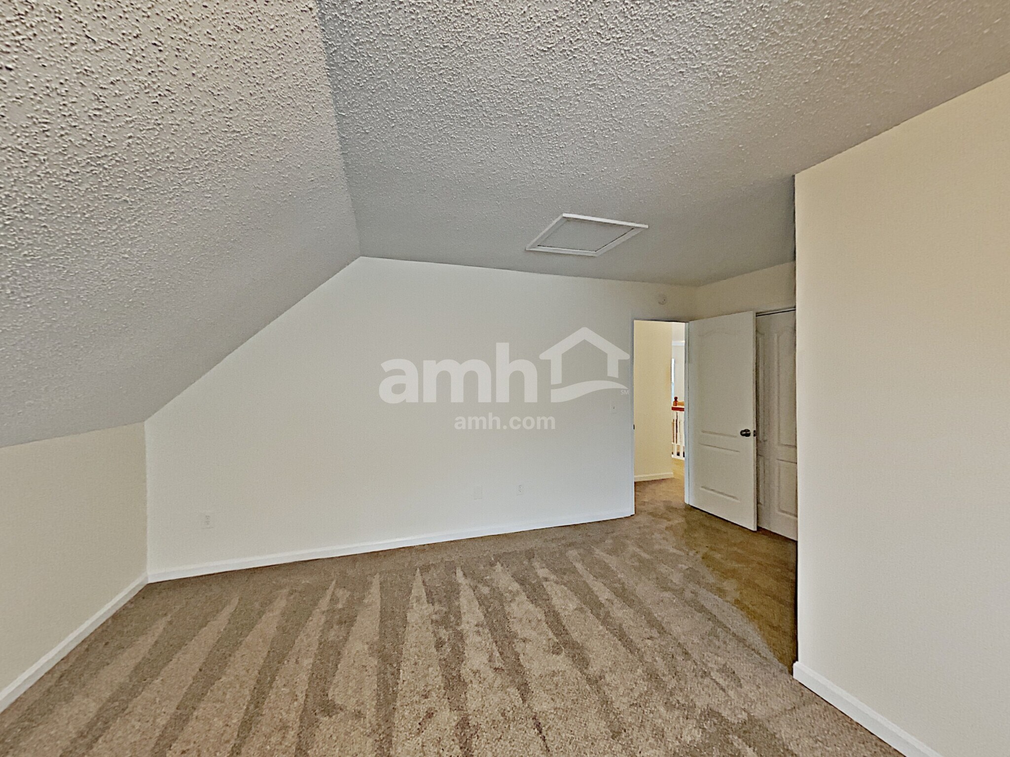 Building Photo - 1086 Berkley Dr SE