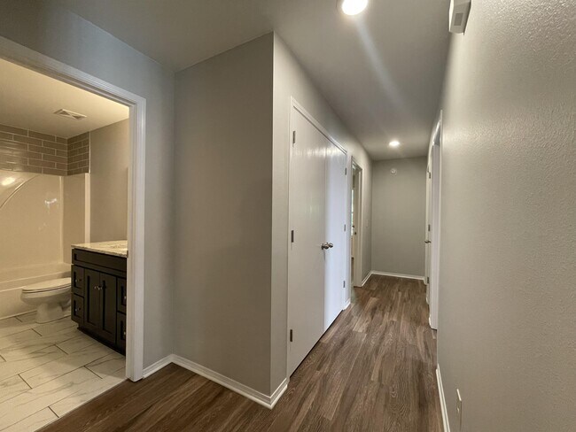 Building Photo - 3602 SW Deerfield Blvd