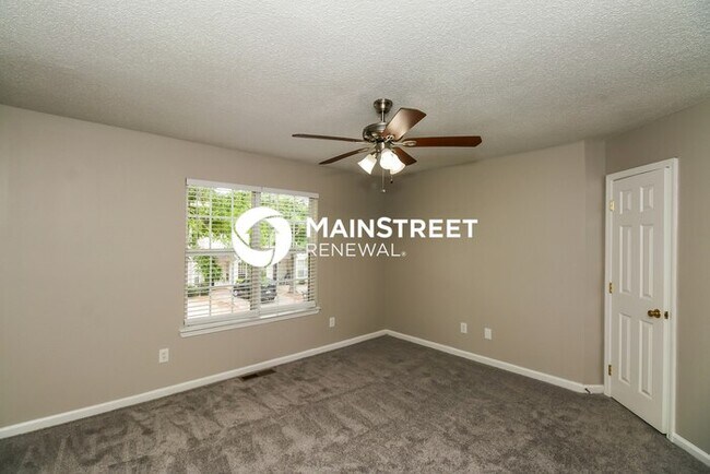 Building Photo - 3 Bedroom Pet-Friendly Home in Hampton, GA with Main Street Renewal