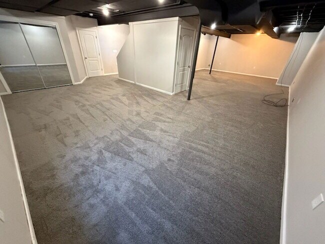 Building Photo - 16135 Henry Ruff Rd