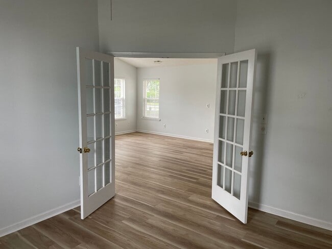 Building Photo - 2 Bedroom 2 Bath  with Flex Room, located in Saltaire Village