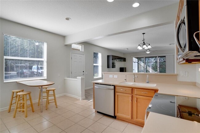 Building Photo - 2219 Snow Flake Pl