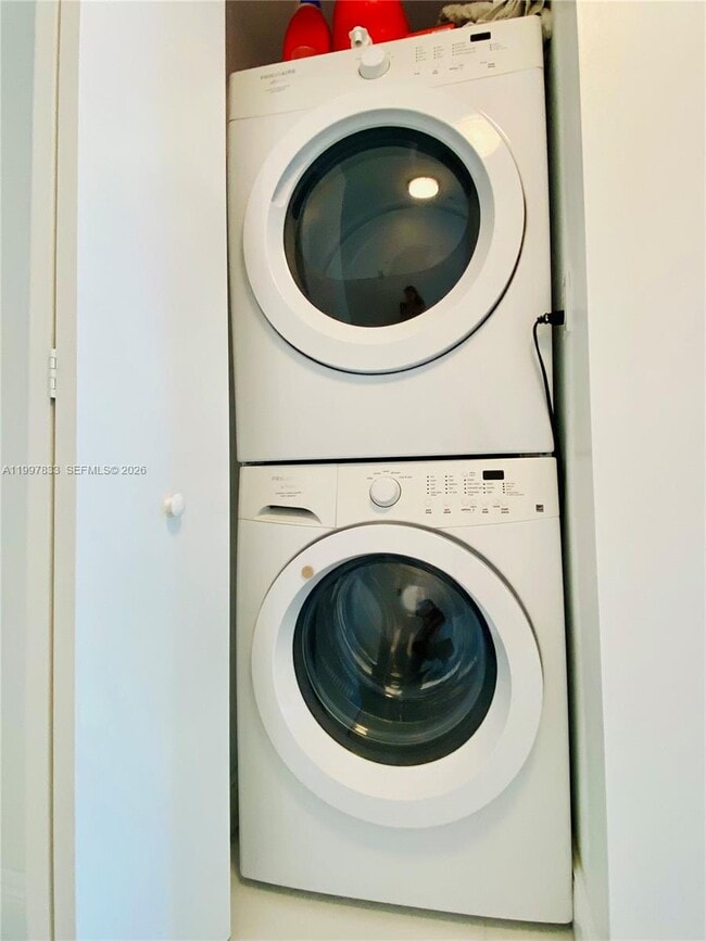 Building Photo - 325 S Biscayne Blvd