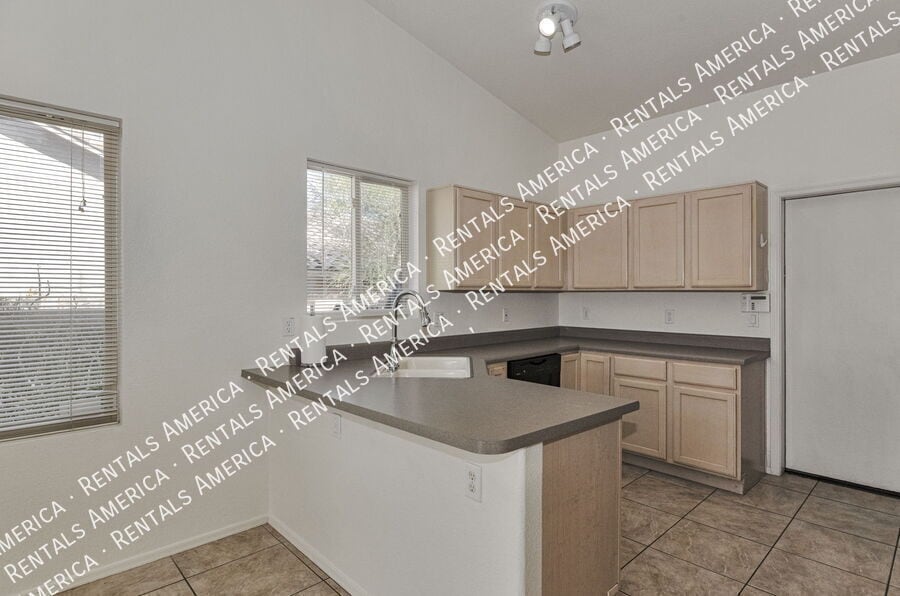 Building Photo - 2312 W Mystic Mountain Dr