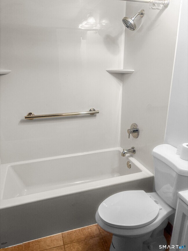 Building Photo - 532 Carroll Ave