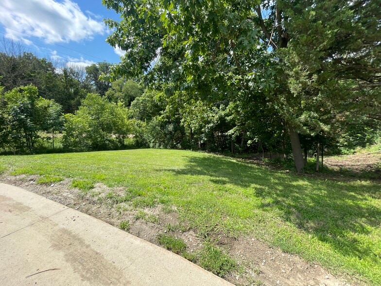 Building Photo - 13565 140th Ave