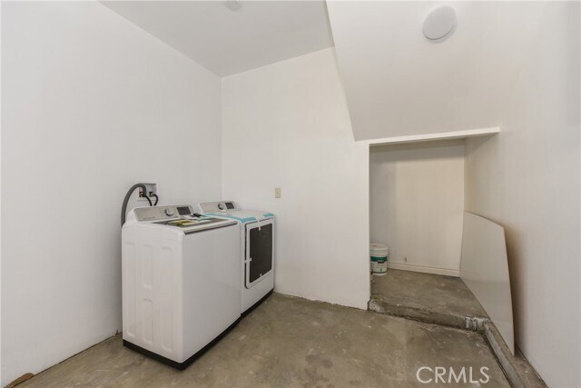 Building Photo - 6650 Mogano Dr