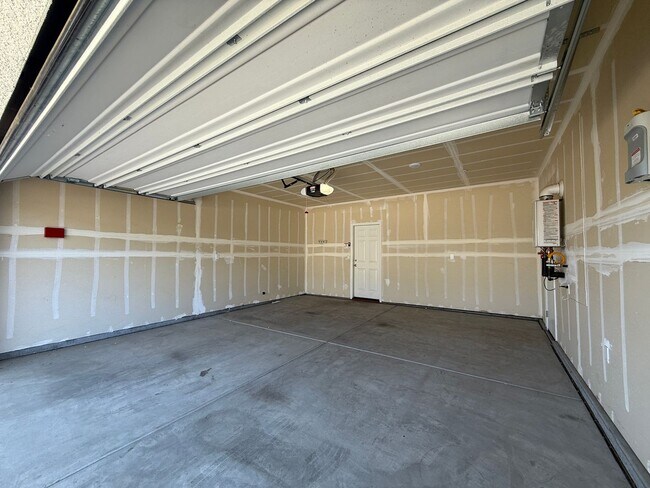 Building Photo - 2038 S Palm St