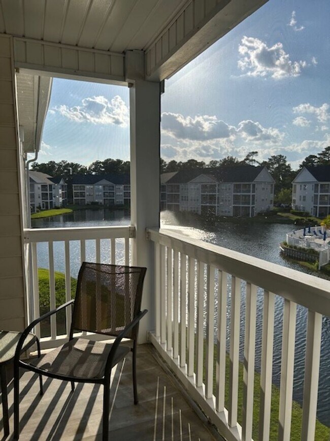 Building Photo - Jasmine Lakes