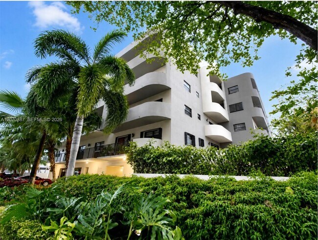 Building Photo - 1250 Lincoln Rd