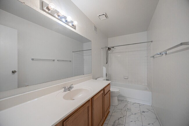 Building Photo - 2019 W Lemon Tree Pl