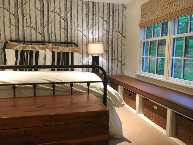 Building Photo - Exquisite home in Fox Chapel