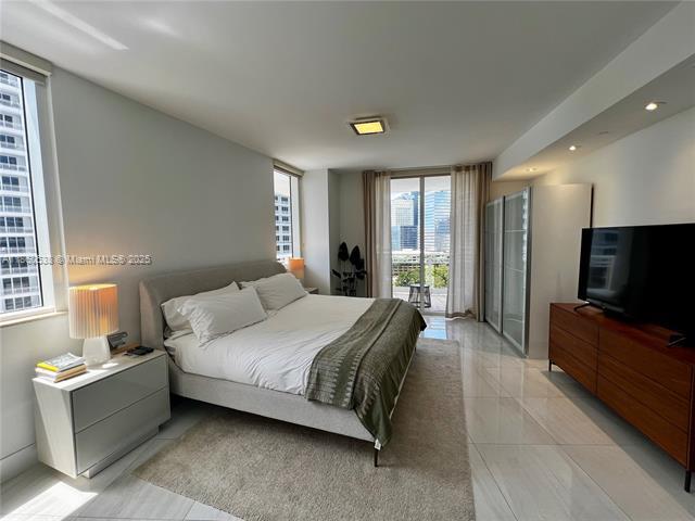 Building Photo - 901 Brickell Key Blvd