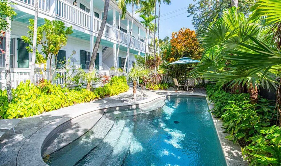 Building Photo - 120 Angela St