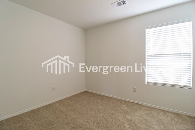 Building Photo - 41 Remington Ln