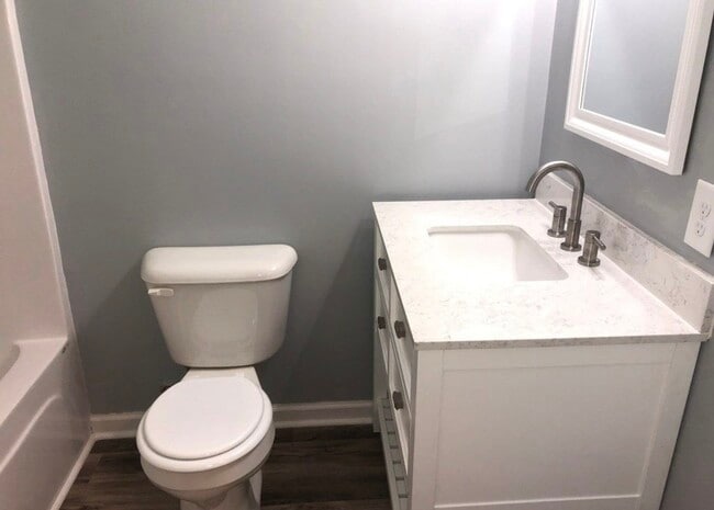 Building Photo - 101 N Glynn St