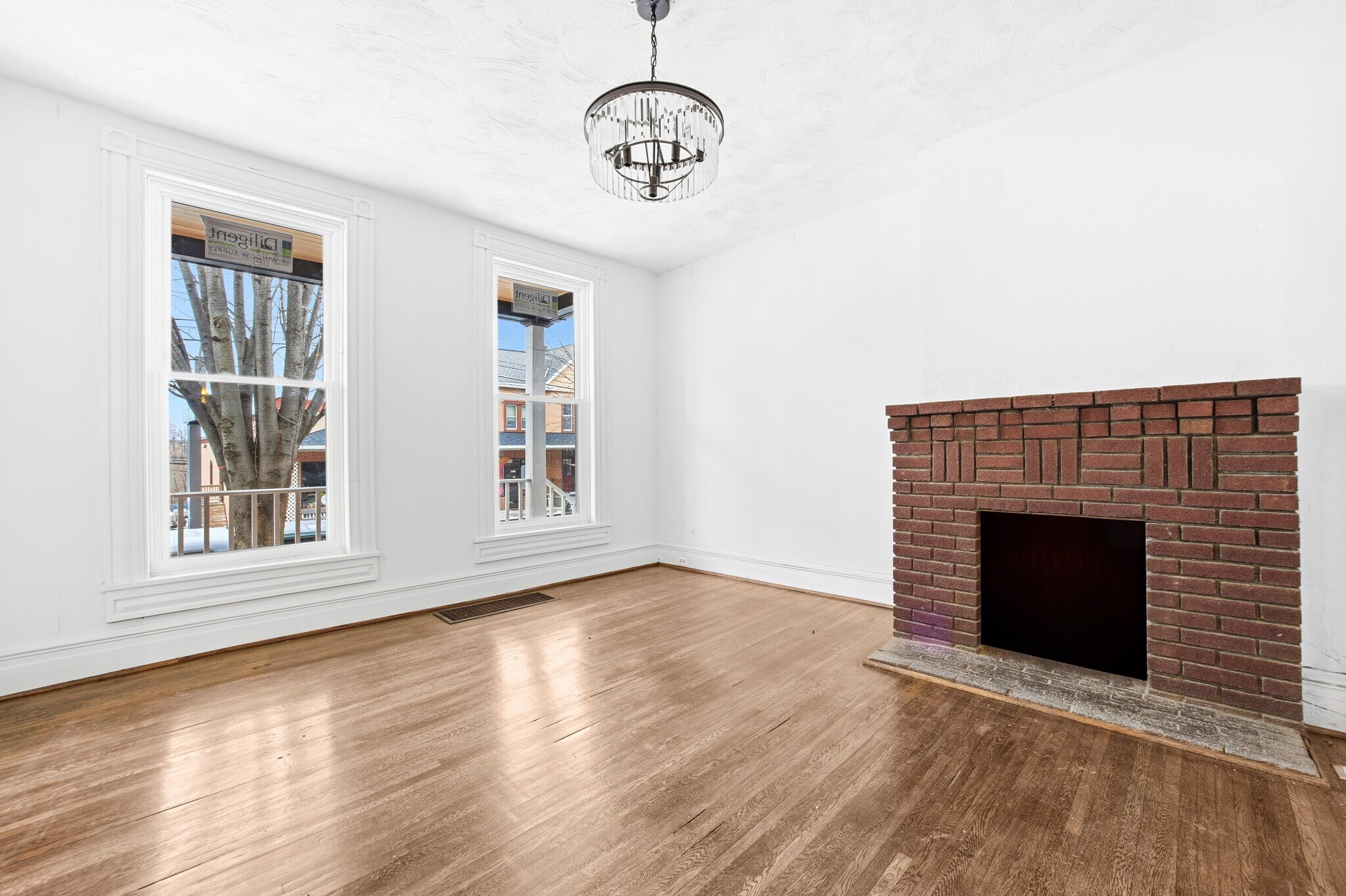 Building Photo - 3110 Main St