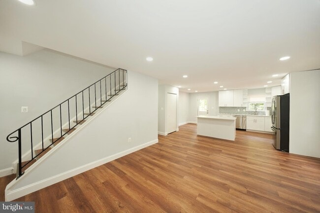 Building Photo - 9900 Kingsbridge Dr