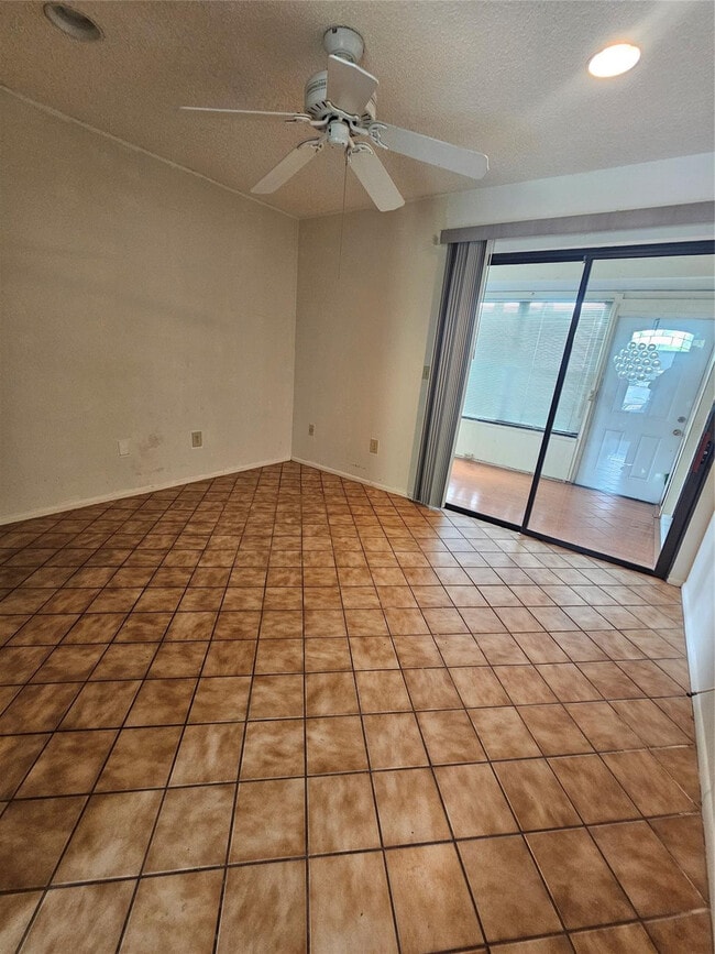 Building Photo - 263 Deerfield Ct