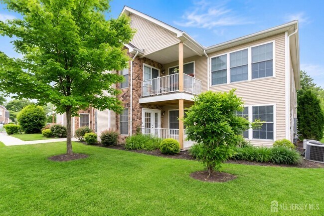Building Photo - 106 Chariot Ct