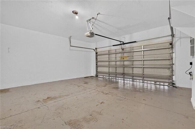 Building Photo - 7032 Ambrosia Ln