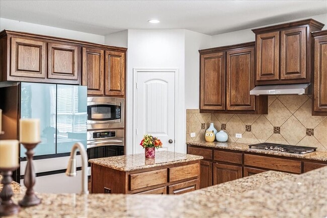 Building Photo - 8113 Via Verde Dr