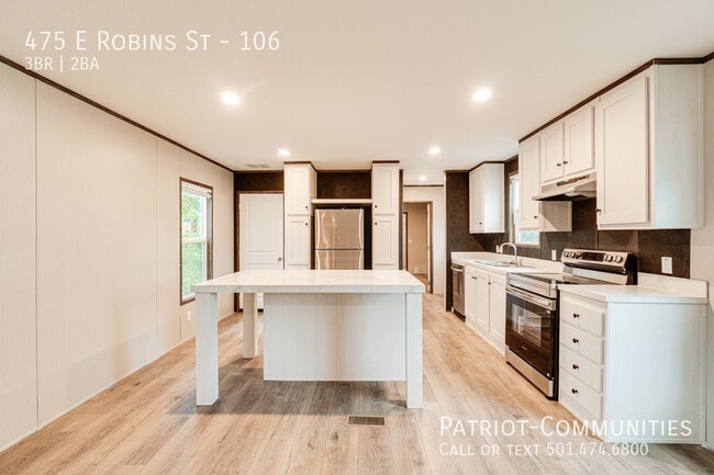 Building Photo - 475 E Robins St