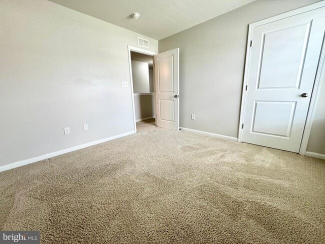 Building Photo - 122 S Marshview Terrace