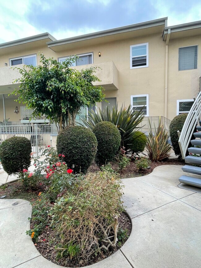 Building Photo - 11601 Gorham Ave