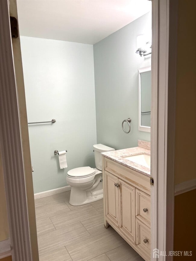 Building Photo - 98 Keystone Ct