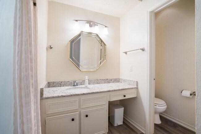 Building Photo - Baynebridge Condos- 2 Bedroom 2 Bathroom