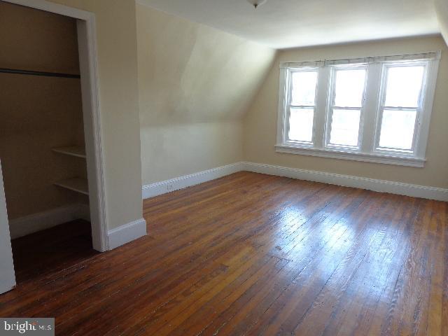 Building Photo - 25 Montrose Ave