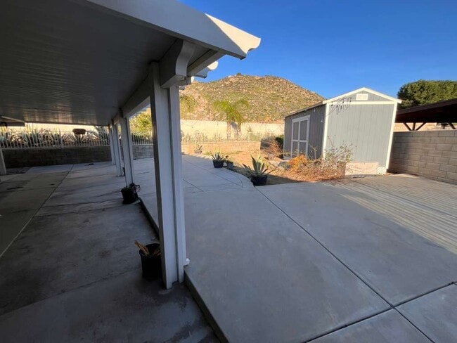 Building Photo - Rockridge Ln