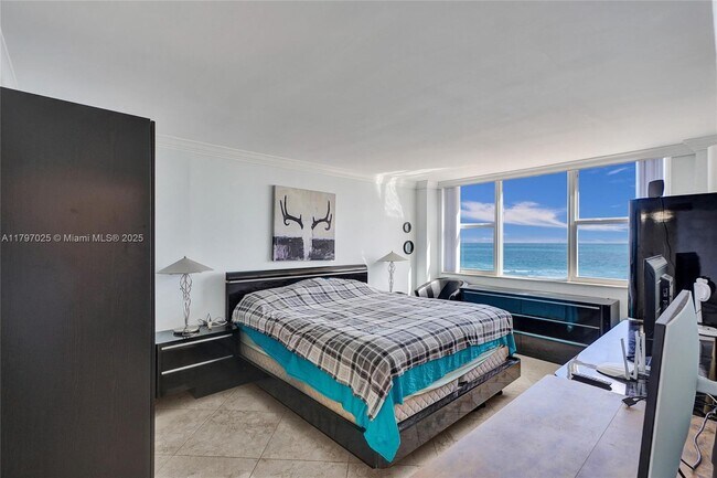 Building Photo - 3180 S Ocean Dr