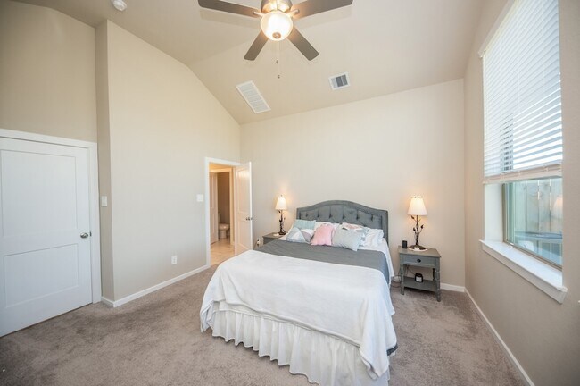 Building Photo - 1539 Rustling Creek Dr