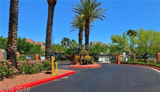 Building Photo - 10191 Birch Bluff Ln