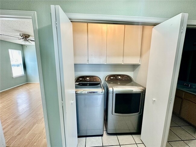 Building Photo - 639 E Hwy 264