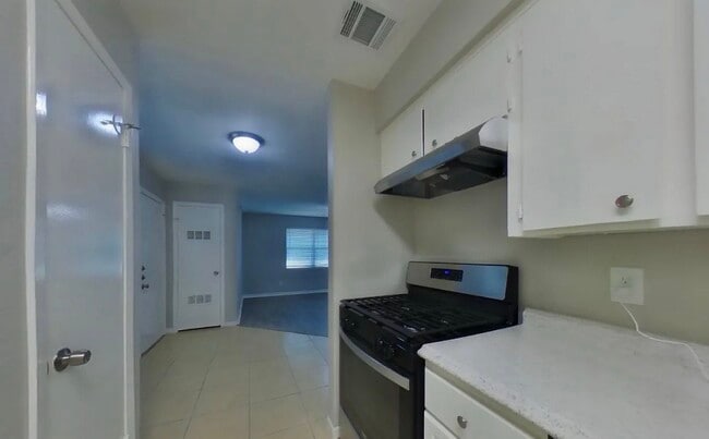 Building Photo - AVAILABLE NOW