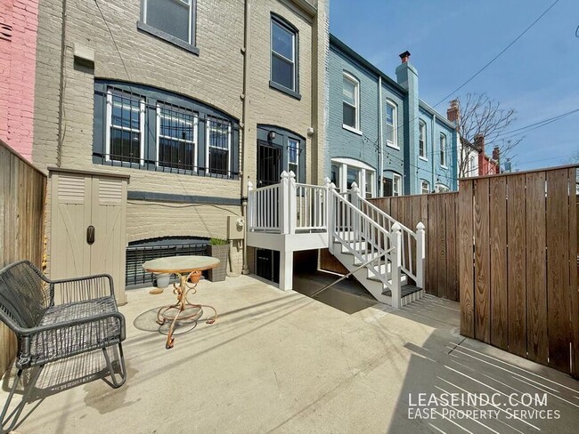 Building Photo - 159 V St NE