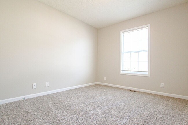 Building Photo - Pet Friendly Three Bedroom!