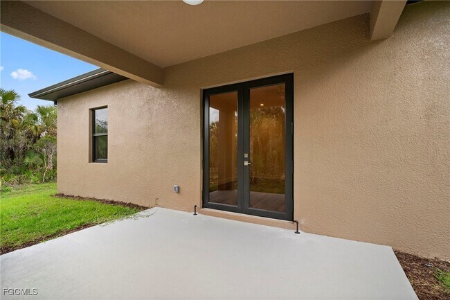 Building Photo - 3244 32nd Ave SE