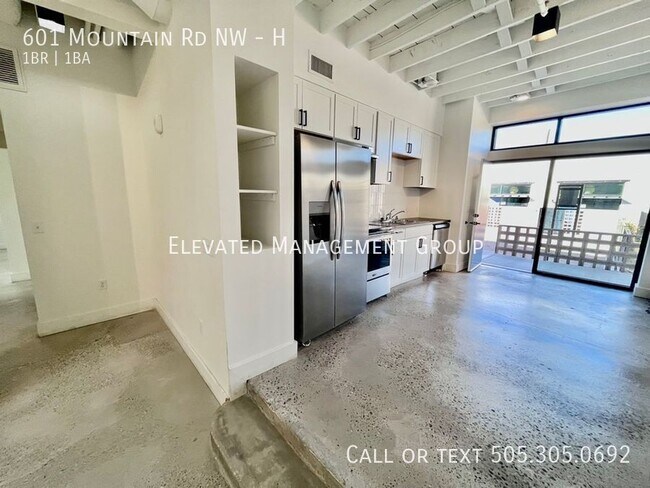 Building Photo - 601 Mountain Rd NW