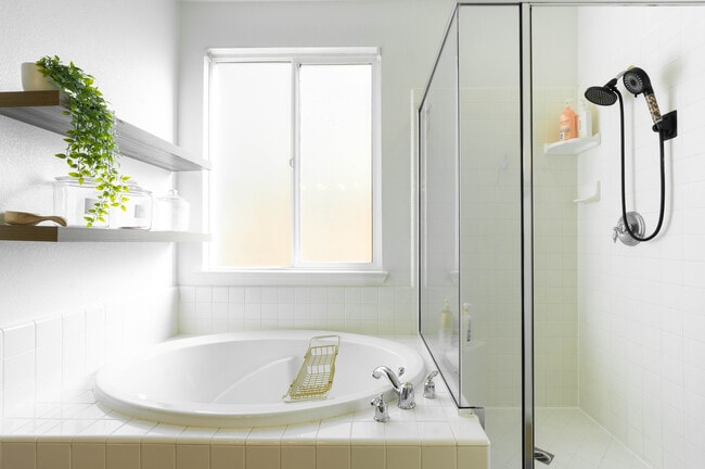 Building Photo - 1894 Pyramid Creek Dr