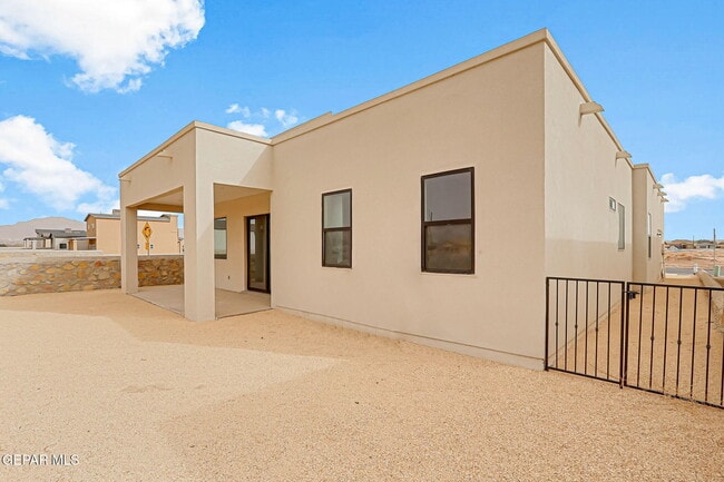 Building Photo - 921 Ada Ln
