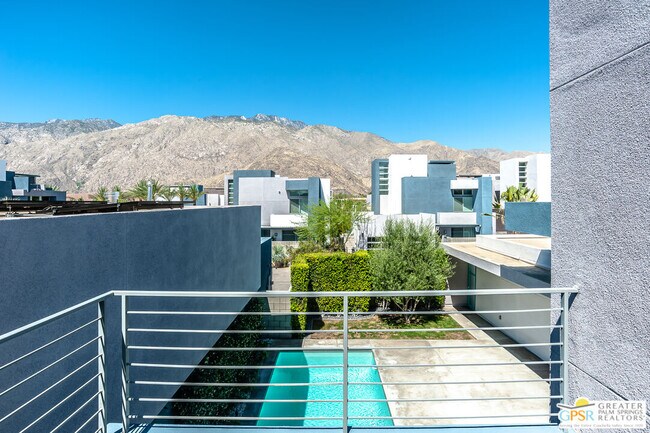 Building Photo - 392 Suave Ln