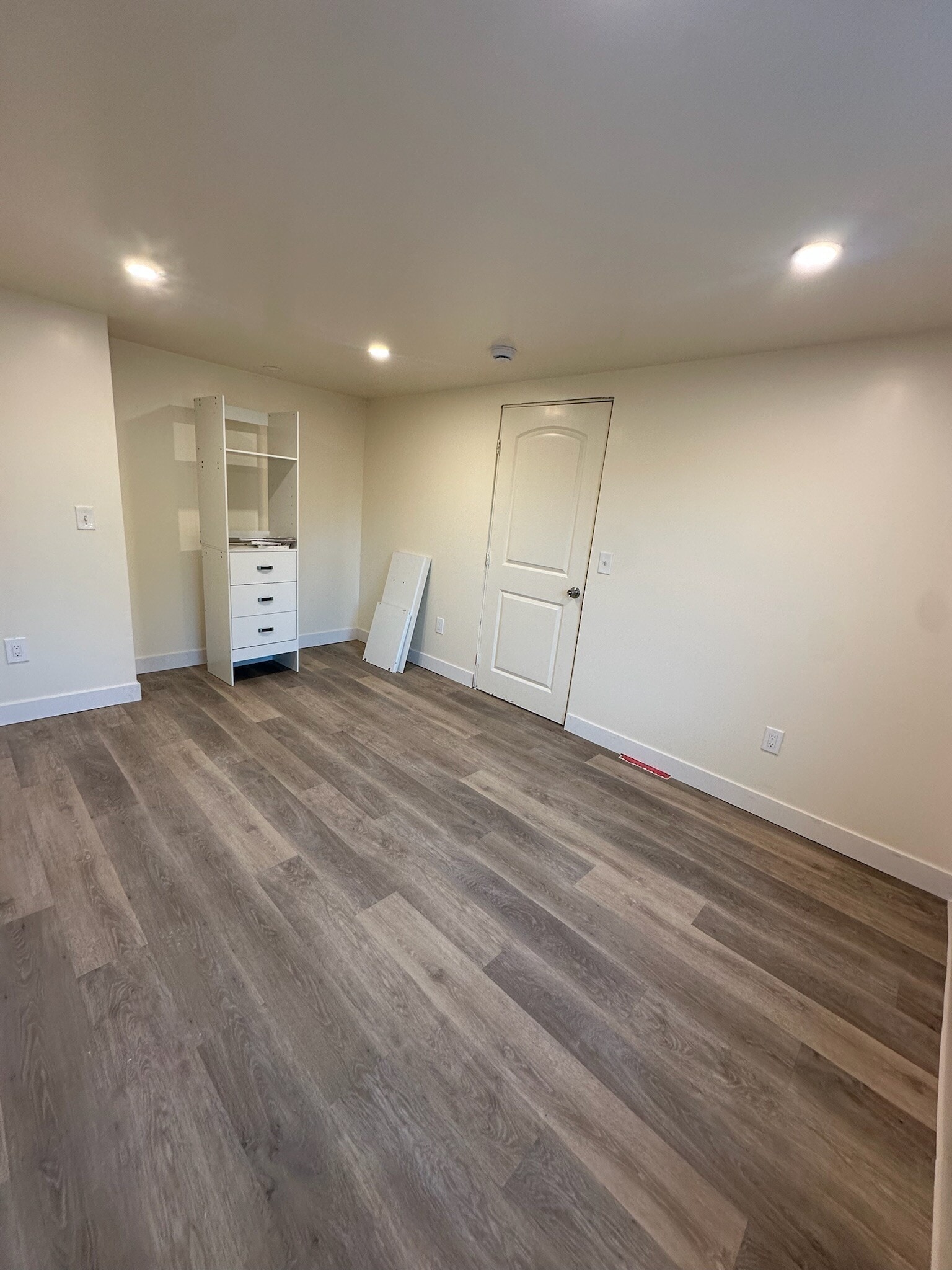 Building Photo - 3447 Caspian Ave