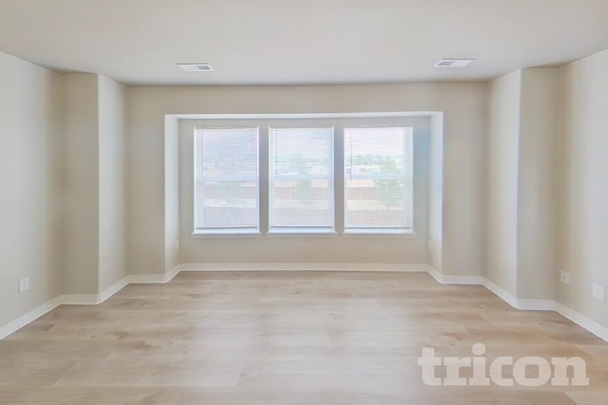 Building Photo - 7282 Thorn Brush Way