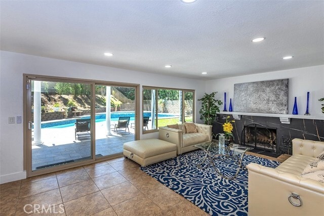 Building Photo - 1250 Kinglake Dr