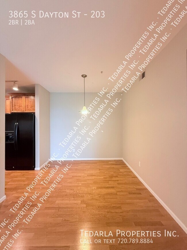 Building Photo - 3865 S Dayton St